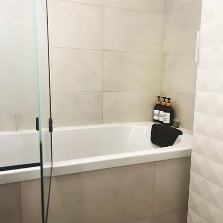 Appartement Peaceful Ultra Apartment, 2 Bedrooms, Streaming, Workspaces *